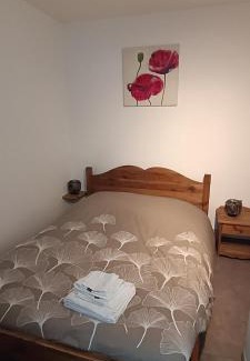 Greoux-les-Bains Apartment | Appartement climatisé Parc Paradis 150 m des thermes