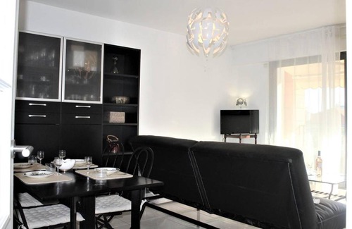 Villeneuve Loubet Beach Apartment | Appartement Climatisé 3P, Piscine, Terrasse Sud, Parking Privé, Proche Plage et Gare - FR-1-252A-70