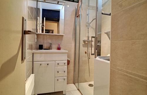 Carnon-Plage Apartment | Appartement Climatisé avec Cabine et Parking Privé, à Deux Pas de la Plage, WiFi Inclus - FR-1-715-7