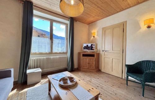 Praz-sur-Arly Apartment | Appartement cosy à Praz-Sur-Arly, proche pistes de ski, centre, parking, 2 étoiles, pour 4 pers. - FR-1-603-6