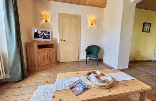 Praz-sur-Arly Apartment | Appartement cosy à Praz-Sur-Arly, proche pistes de ski, centre, parking, 2 étoiles, pour 4 pers. - FR-1-603-6