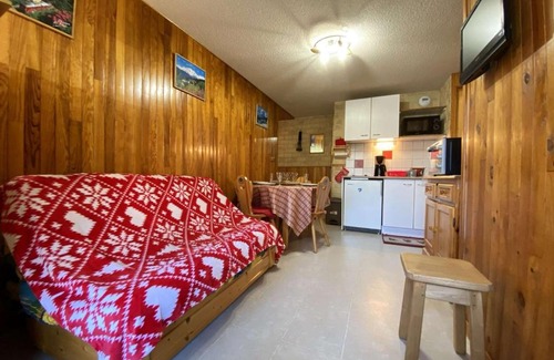 Praz-sur-Arly Apartment | Appartement cosy 6 pers, Praz-sur-Arly, navette gratuite, parking, animaux admis - FR-1-603-43