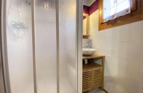 Praz-sur-Arly Apartment | Appartement cosy 6 pers, Praz-sur-Arly, navette gratuite, parking, animaux admis - FR-1-603-43