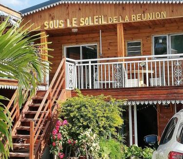 La Possession Apartment | Appartement de 2 chambres avec vue sur la mer jardin clos et wifi a la possession