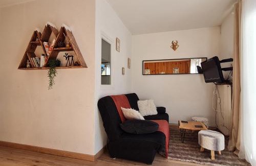 Font-Romeu-Odeillo-Via Apartment | Appartement cosy 1 chambre, rénové avec terrasse exposée Sud