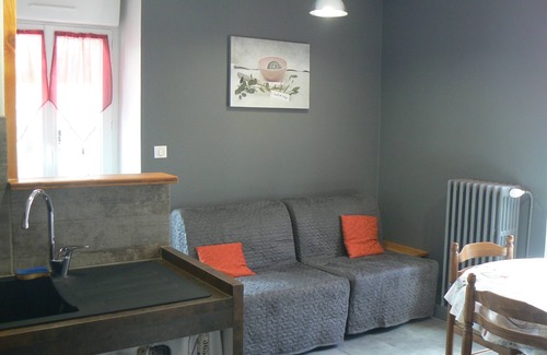 La Bourboule Apartment | Appartement "Le Rocher de L'aigle" au Calme à La Bourboule - 2 Couchages