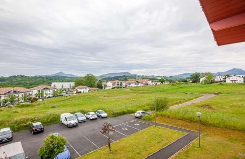 Hendaye Apartment | Appartement moderne à Hendaye avec parking - FR-1-2-308