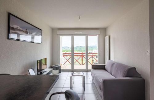 Hendaye Apartment | Appartement moderne à Hendaye avec parking - FR-1-2-308