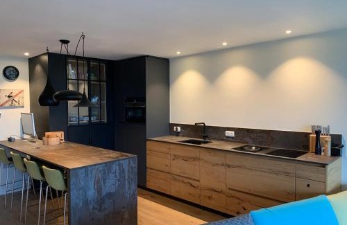 Oostduinkerke-Bad Apartment | Appartement OP het strand, enfin, zo goed als.