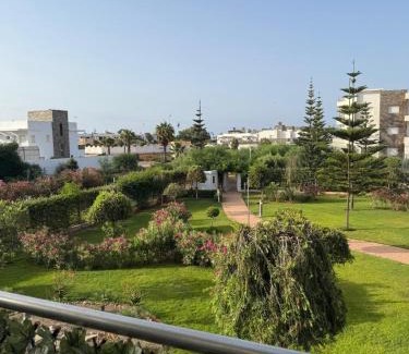 Marina Apartment | Appartement perla p2 saidia à 5min à pieds de la plage - uniquement familles et couples mariés - piscine en travaux