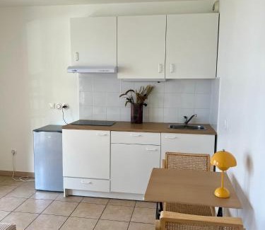 Colombes Apartment | Appartement Rénové au Cœur du Quartier Commerçant