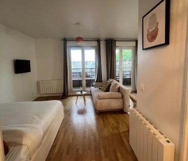 Colombes Apartment | Appartement Rénové au Cœur du Quartier Commerçant