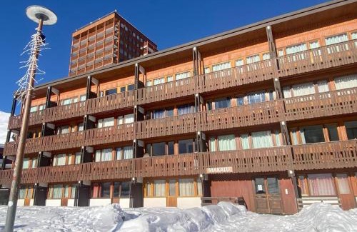 Plagne Centre Apartment | Appartement rénové au pied des pistes, cuisine moderne et balcon - FR-1-455-89