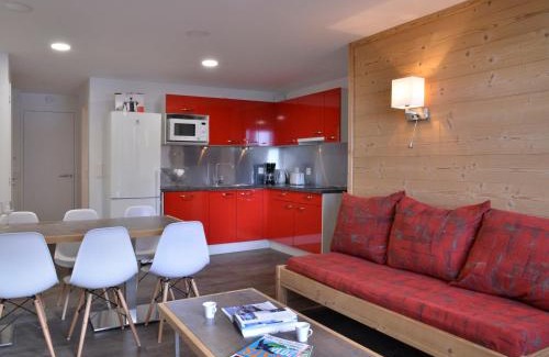 Macot-la-Plagne Apartment | Appartement rénové et chaleureux proche des pistes, 3 pièces + cabine pour 8 pers, animaux admis - FR-1-181-1922