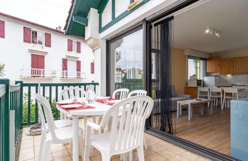Hendaye Apartment | Appartement spacieux proche plage avec parking à Hendaye - FR-1-2-299