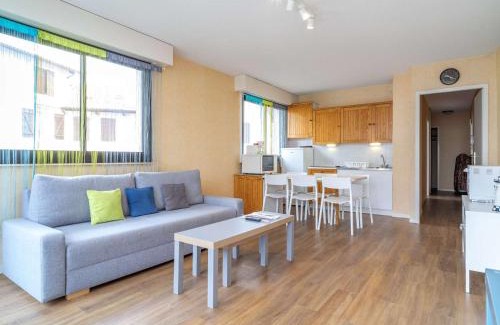 Hendaye Apartment | Appartement spacieux proche plage avec parking à Hendaye - FR-1-2-299