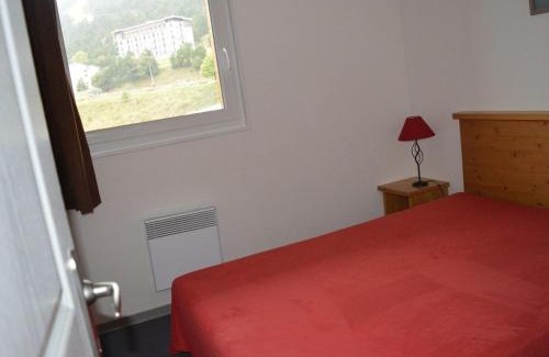 Les Angles Apartment | Appartement T3 au pied des pistes avec balcon et parking couvert - 2 chambres, 6 couchages - FR-1-593-56
