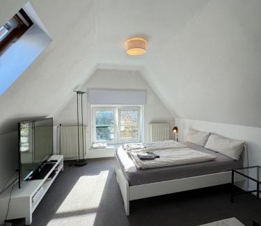 Westend Apartment | Appartment im DG Berlin/5 min zur Messe