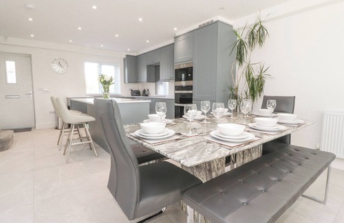 Goosnargh Cottage | APPLE TREE COTTAGE, family friendly, with a garden in Goosnargh