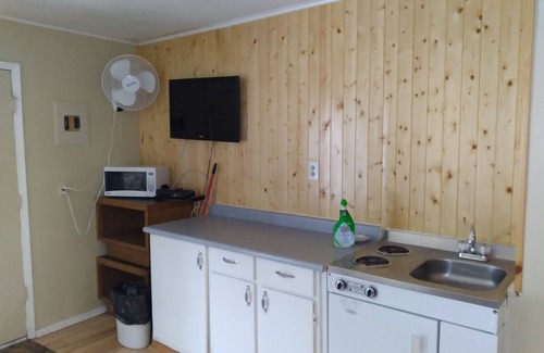 East Kootenay Hotel | Apple Tree Inn