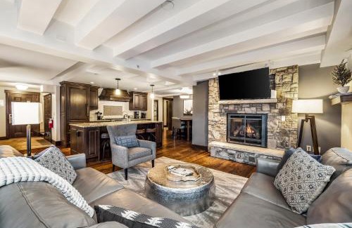 Vail Apartment | Après-Ski Comfort - Spacious 2BR & 2BA Near Winter Fun