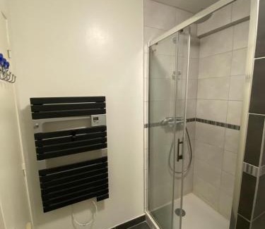 Kerroch Apartment | Apt 4 pers- Terrasse vue mer, 150 m de la plage - GILDWEN