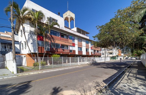 Canasvieiras Apartment | Apt 6 min From the sea in Canasvieiras-sc Rba201