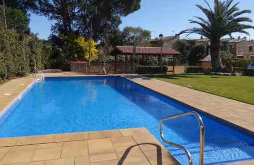 Calella de Palafrugell Apartment | Apt con piscina en Calella de Palafrugell, parking gratuito