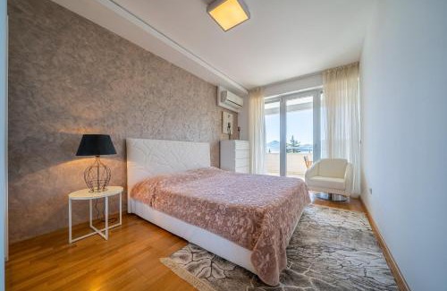 Przno Apartment | Apt "Sweet Memories" Sea View with Garage Parking
