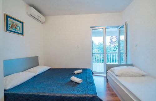 Promajna Apartment | Apt White Idyll, 3 bedrooms, 3 bathrooms, terrace apt
