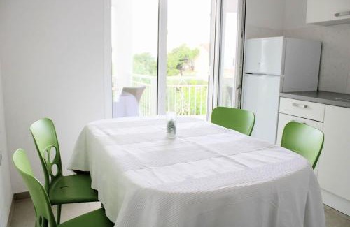 Promajna Apartment | Apt White Idyll, 3 bedrooms, 3 bathrooms, terrace apt