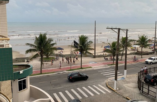 Mongagua Apartment | Apto 1 Dorm Frente ao mar com Piscina no Centro