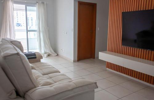Guilhermina Apartment | Apto com churrasqueira e wi-fi a 650m da praia