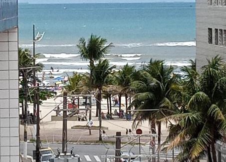 Mirim Apartment | Apto Com Sacada e Ar Condicionado a 2 minutos da Praia