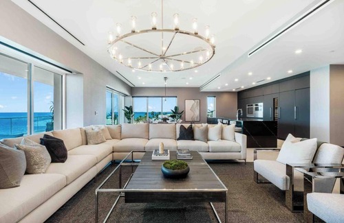 Seven Mile Beach Condo | Aqua #4: Full Floor Luxury Condo on 7 Mile Beach w/Shared Pool