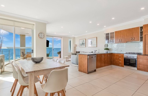 Tugun Apartment | Aqua Solai 9 - Absolute Beachfront - Min. 3 night stays - Linen Provided