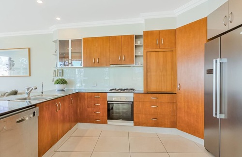 Tugun Apartment | Aqua Solai 9 - Absolute Beachfront - Min. 3 night stays - Linen Provided