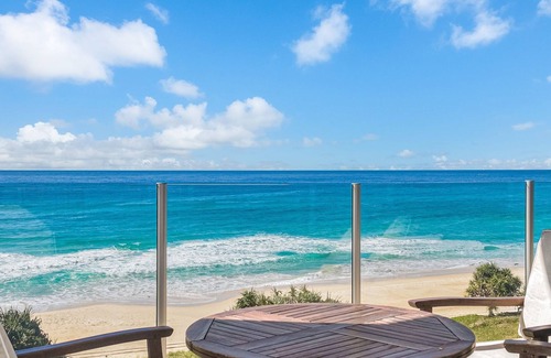 Tugun Apartment | Aqua Solai 9 - Absolute Beachfront - Min. 3 night stays - Linen Provided