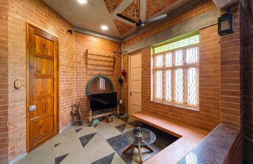 Balamurugan Nagar Villa | AR Lighthouse Bay Villa with Terrace Jacuzzi by Roscotel