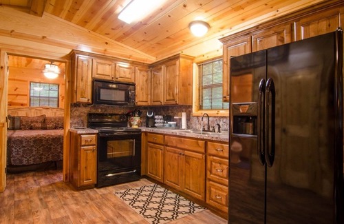 Broken Bow Cabin | Arabella Cozy Nest With Hot Tub and Fire Pit in the Backyard by Redawning