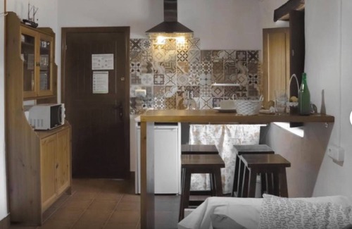 Deba Apartment | 'Arbil' Studio with Mountain Views, Private Garden and Wi-Fi