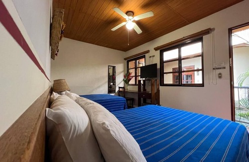 Antiguo Cuscatlan Bed & Breakfast | Árbol de Fuego Eco-hotel, a green experience in the city