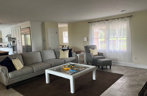 Unionville House | Arcadia Shores on the Cove.