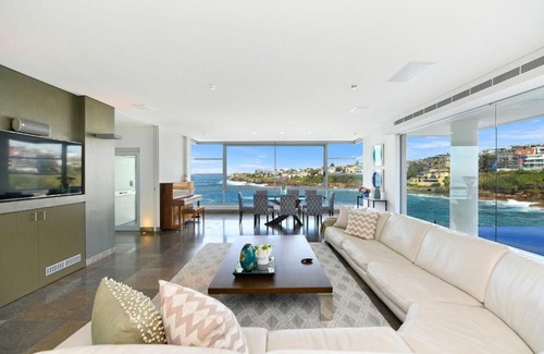 Maroubra Villa | Architect Designed Oceanfront Dream Home