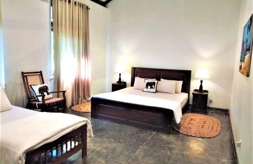 Kahandamodara House | Ardeen Villa - superb 3 bedroom beachfront for 6, BB, in Ranna- Tangalle- free pick up or drop off for 7 night stays, serviced, taxes included