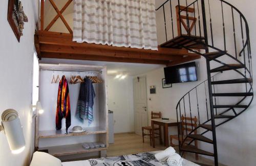 Perissa Apartment | Aretousa Villas