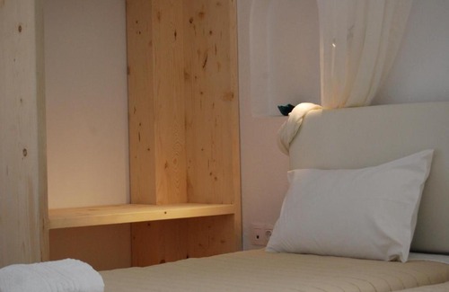Perissa Apartment | Aretousa Villas
