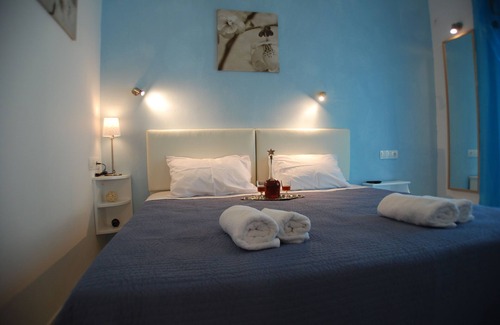 Perissa House | Aretousa Villas