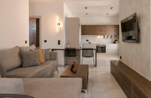Kefalonia Apartment | Argostoli Cityscape Apartment