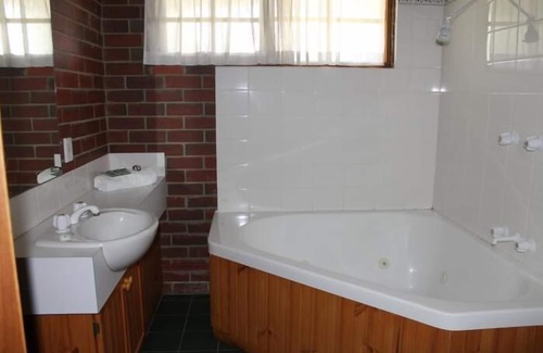 Waurn Ponds Hotel | Aristocrat Waurnvale Motel